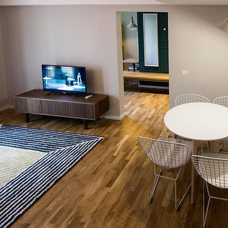 Old City Cosy Apartment Bukares Bagian luar foto