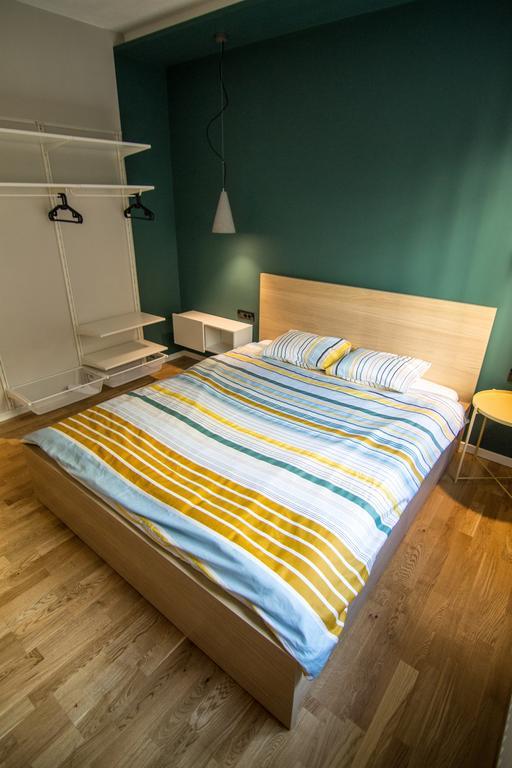 Old City Cosy Apartment Bukares Bagian luar foto